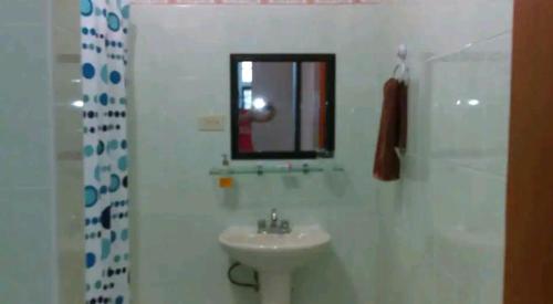Bilik mandi di Beautiful Rooms at playa Blanca