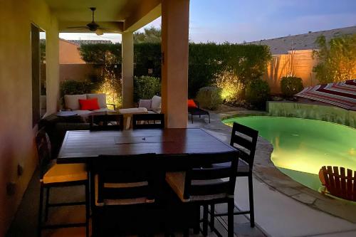 Πισίνα στο ή κοντά στο Indio Home with Private Pool and Community Amenities