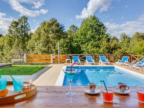 Bazén v ubytování Amazing holiday house in Croatia nebo v jeho okolí