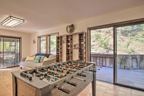 Gallery image of Pine Mountain Club Getaway with Foosball Table! in Pine Mountain Club