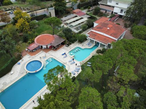 La pileta dentro o cerca de Hotel Terme Vulcania