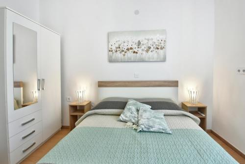 Aria two bedroom apartment with terrace in the center