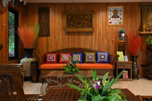 Ein Sitzbereich in der Unterkunft Cascade Tara