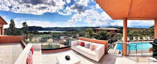 Villa Santa Giulia, vue panoramique sur la mer, 900 m de la plage