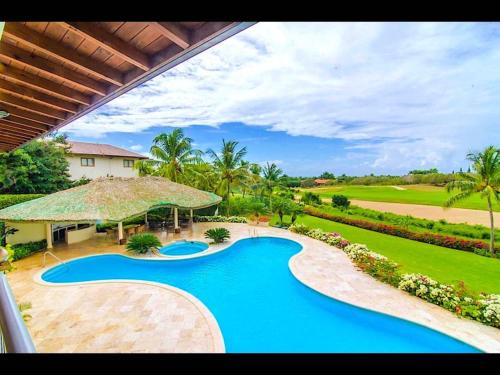 Pogled na bazen u objektu Srvittinivillas LmVll7Big Espacius View, Event Priv Villa Casa de Campo Resort ili u blizini
