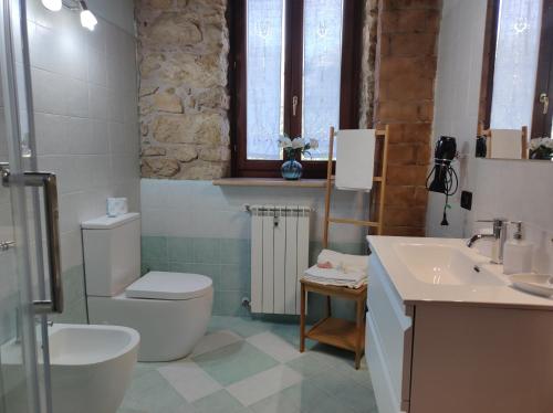 A bathroom at B&B QUINTARELLI