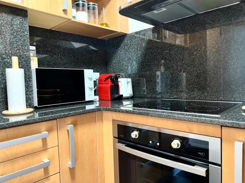 Η κουζίνα ή μικρή κουζίνα στο Apartament La Gisca - L'Amfitriona