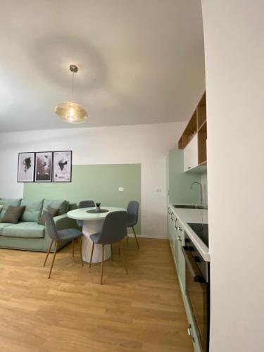 Dapur atau dapur kecil di Tirana Primo Apartment