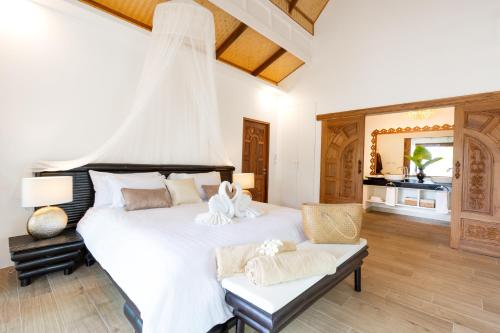 Lanta Palace Beach Resort & Spa - Adult Only — Bedroom