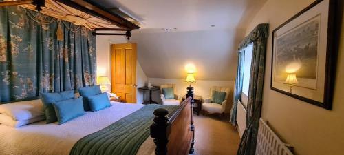 Biggin Hall Country House Hotel, Hartington (updated prices 2025) - Biggin Hall Hotel Four In A Bed