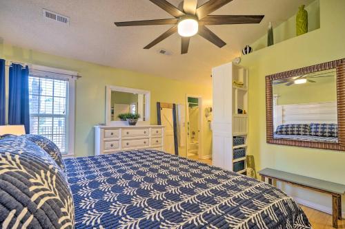Katil atau katil-katil dalam bilik di Peaceful Wilmington Home Near Beach and Downtown!