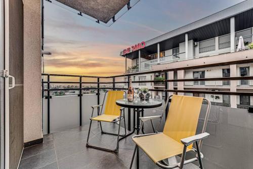 Dodi Studio tesisinde bir balkon veya teras