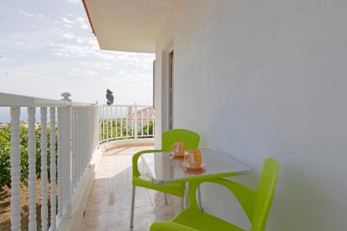 Balkoni atau teres di CLEMENTE HOUSE PRIVATE PooL
