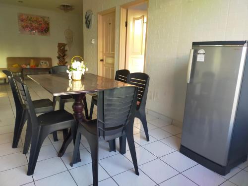 Η κουζίνα ή μικρή κουζίνα στο Dreamcatcher Homestay KK