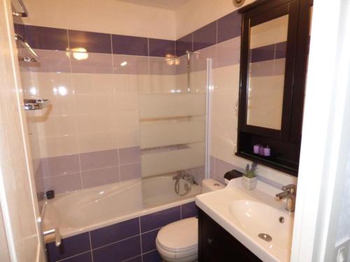 Kúpeľňa v ubytovaní Charmant 3 pièces au pied des pistes, entièrement refait à neuf - FR-1-689-2
