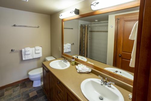 Ένα μπάνιο στο 1102 - Two Bedroom Standard Eagle Springs West condo