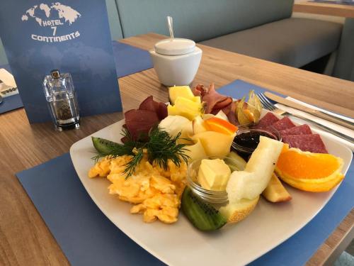 Comida en o cerca de este hotel