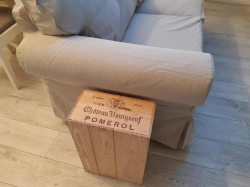 Photo de la galerie de l'établissement Elbeuf studio combles chambre séparée wifi Sweet Home, à Elbeuf