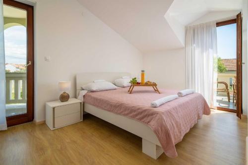Fotografie z fotogalerie ubytování Charming Villa Rea with heated pool v destinaci Sveti Filip i Jakov