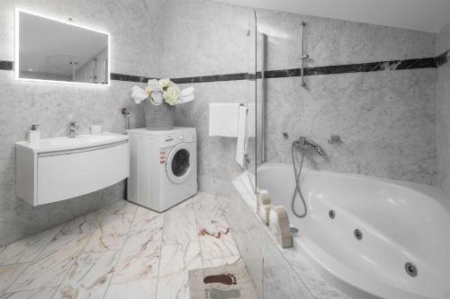 Fotografie z fotogalerie ubytování Charming Villa Rea with heated pool v destinaci Sveti Filip i Jakov