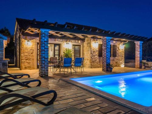 Stone Villa Petit Rustica with pool – Photos 3
