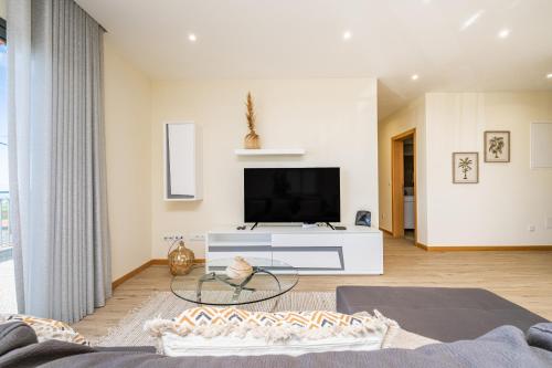 Canhas Residence I by Homie