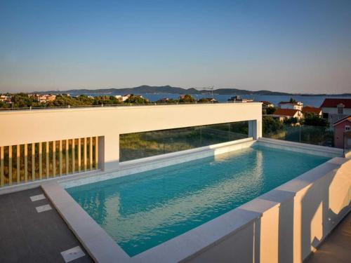 Villa La Perla with pool