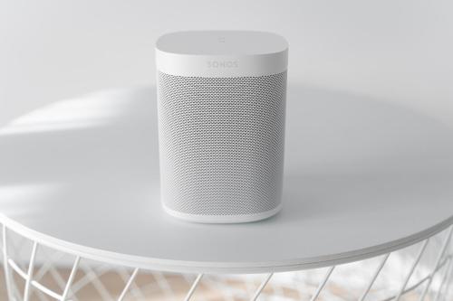 a white speaker sitting on top of a white table at Hanza Tower 22 WHITE Jacussi & Sauna & Pool & SPA in Szczecin