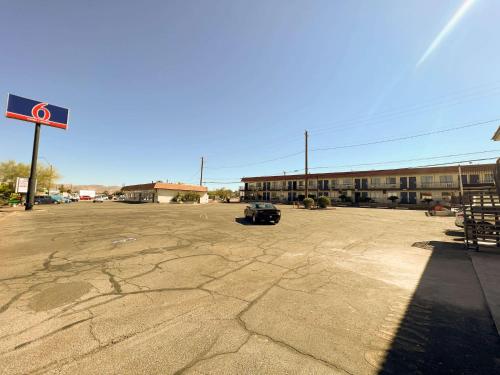 Зображення з фотогалереї помешкання Motel 6 Henderson NV у Лас-Вегасі