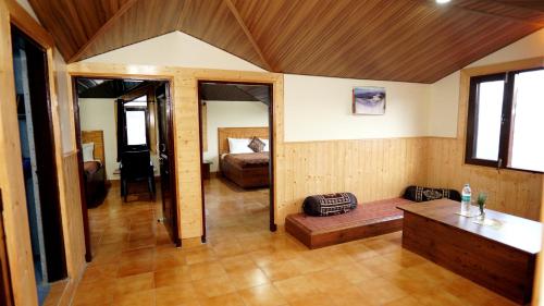 Posezení v ubytování Thakur homes- couple and family friendly homestay