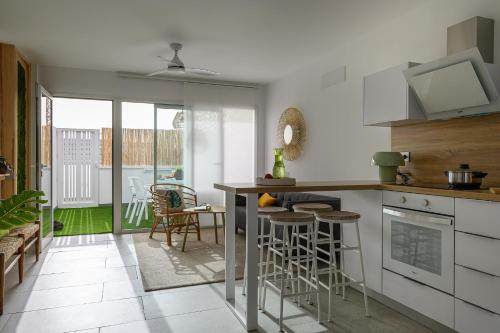 Monstera House - Near the beach, Air-Con, Fast Wifi and SAT tv By Lanzarote Vacation Homes