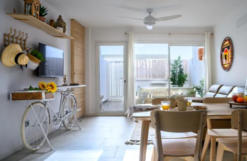 La Isleña House - Near the beach, Air-Con, Fast Wifi and SAT tv By Lanzarote Vacation Homes