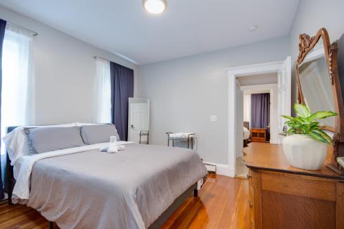 Boston Three Bedroom Apartment – Photos 3