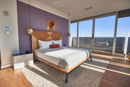 Hotel Indigo Lower East Side New York by IHGにあるベッド