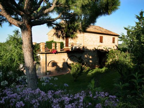 Gallery image of Villarondanella in Fermo