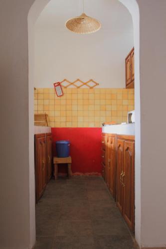 Фотография из галереи Sanchaba Yellow Apartments в городе Кололи