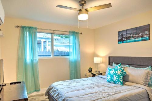 Katil atau katil-katil dalam bilik di Turquoise Escape about 1 Mi to Sailfish Marina!