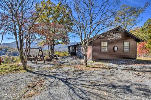 Gallery image of Private Hilltop Sanctuary with Panoramic Views! in Hiawassee