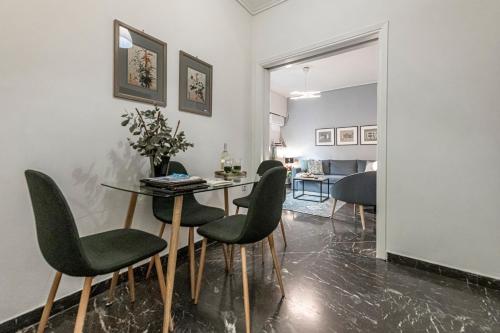 Nadia's apartment , Athens