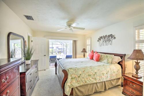 A bed or beds in a room at Cape Coral Home with Gulf and Dock Access