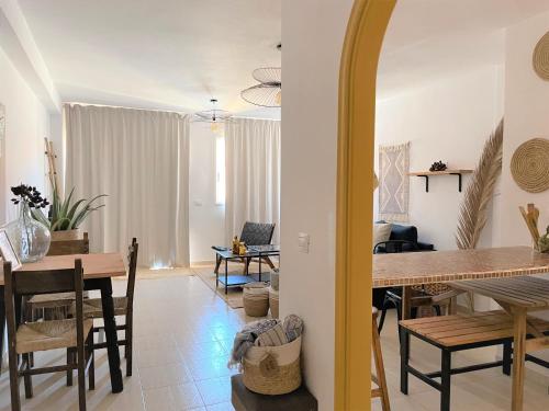 Casa Mostaza