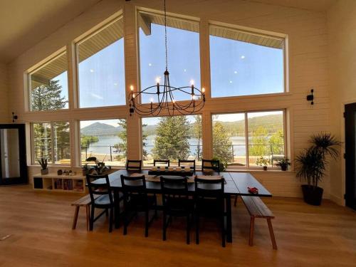 Large Home overlooking Lake Cocolalla – Photos 2