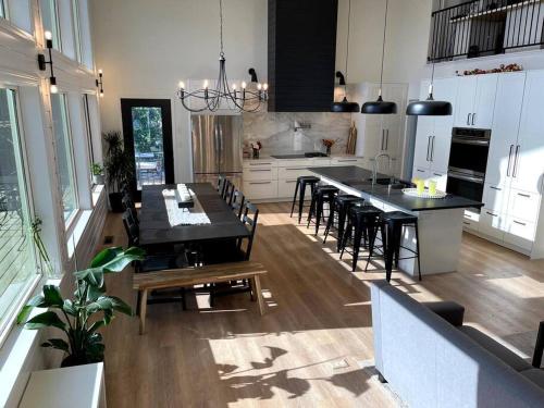 Large Home overlooking Lake Cocolalla – Photos 4