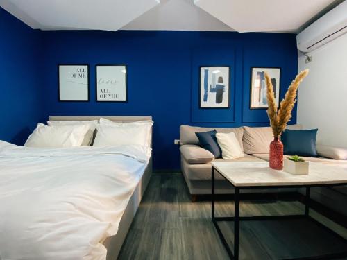 En eller flere senge i et værelse på Blloku Area Modern App - THE NEST