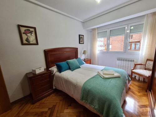 Galeriebild der Unterkunft 112A - A pocos metros de la playa. 3 Dormitorios in Gijón