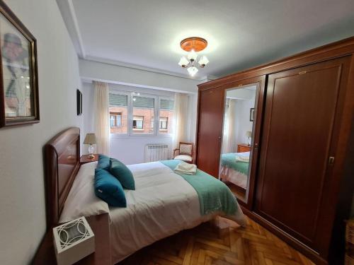 Galeriebild der Unterkunft 112A - A pocos metros de la playa. 3 Dormitorios in Gijón