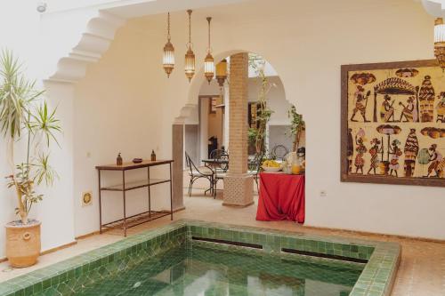 Bazén v ubytování Outsite Marrakesh nebo v jeho okolí