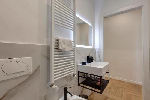 Guya Apartment by Mamo Florence
