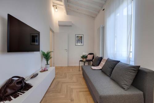 Guya Apartment by Mamo Florence
