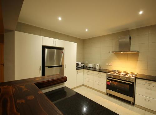 Riverside Residence - BEAU VALLON – Photos 5